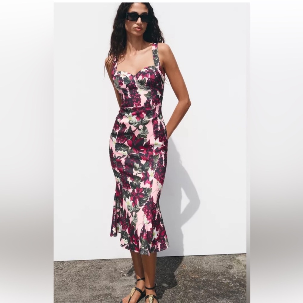 Zara NWtag  Godet Floral Dress Size small